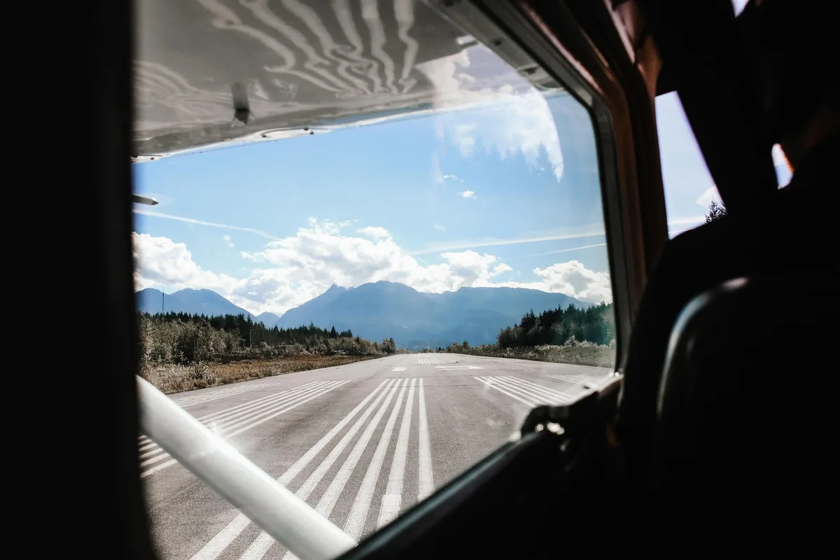 Richardson aviation accident lawyer: the view from a light aircraft cockpit on approach to a runway